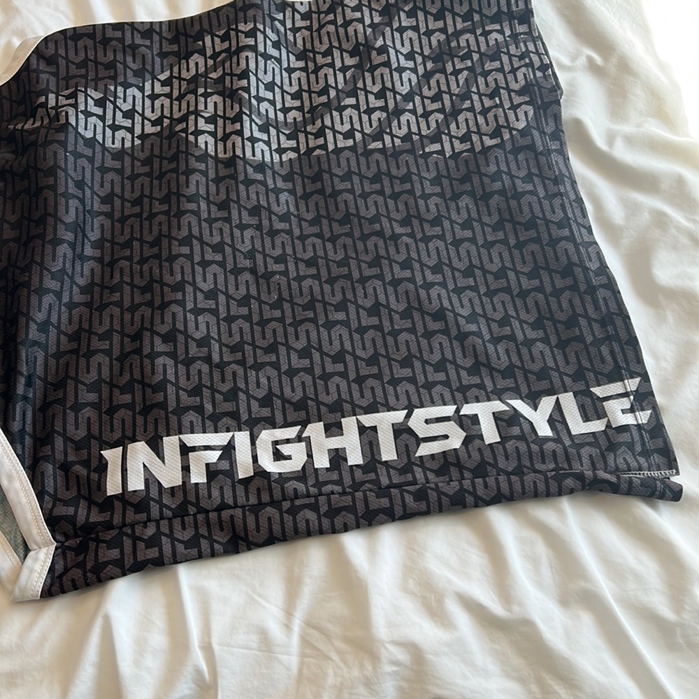 Fight tank! 🥊🥊🥊 - Picture 2 of 3